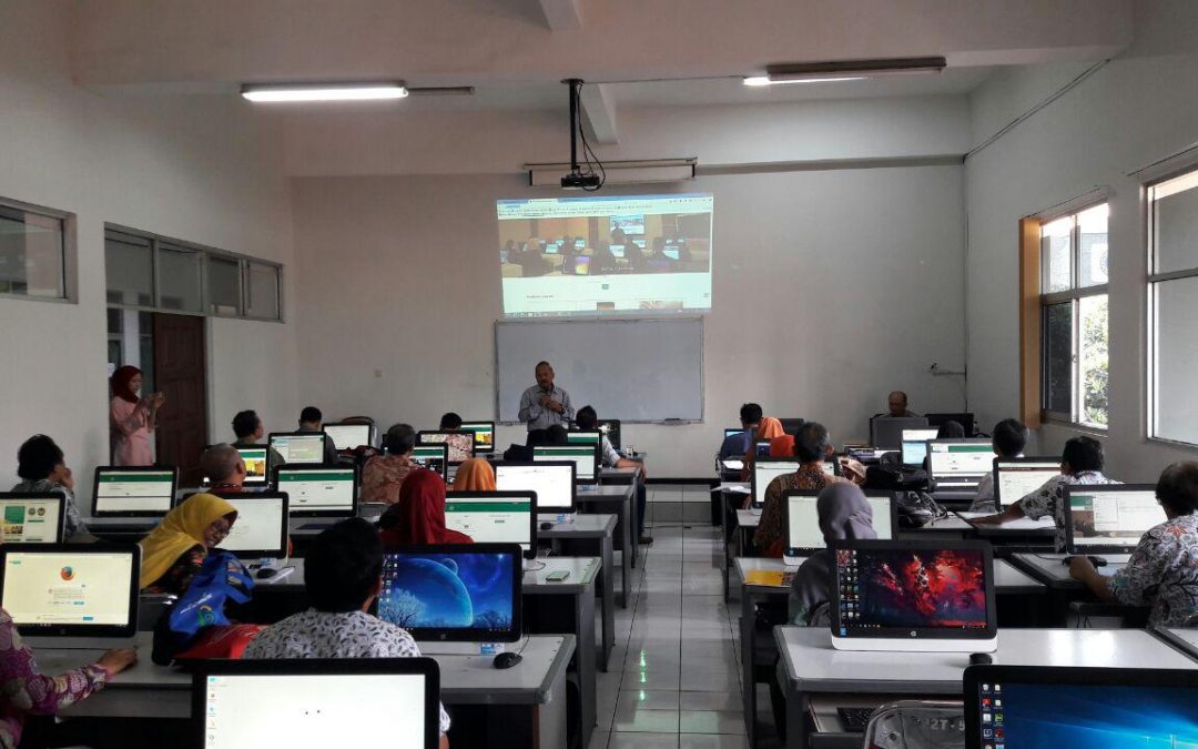 Workshop Penyusunan Materi Kuliah Pembelajaran Secara Online
