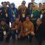 Dekan FMIPA UM Dr. Hadi Suwono, M. Si berfoto bersama delegasi dari Indonesia dan Malaysia