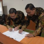 Penandatanganan Kontrak Kinerja Ketua Jurusan Kimia dengan Dekan FMIPA