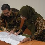 Penandatanganan Kontrak Kinerja Ketua Jurusan Biologi dengan Dekan FMIPA
