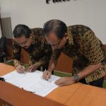 Penandatanganan Kontrak Kinerja Ketua Prodi IPA dengan Dekan FMIPA