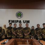 Foto bersama Dekanat dan Ketua Jurusan dan Ketua Prodi