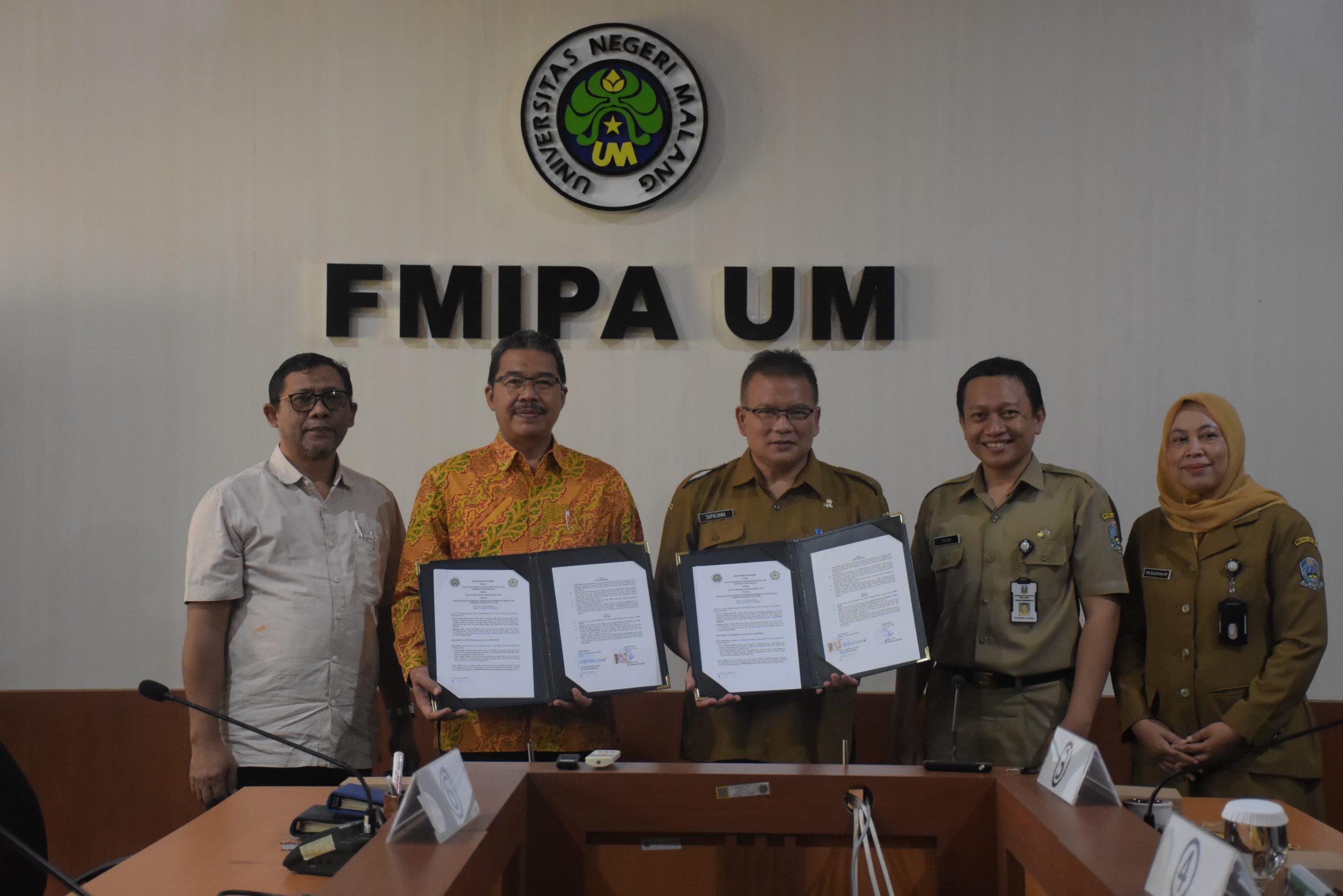 Penandatanganan Perjanjian Kerjasama antara FMIPA Universitas Negeri Malang dengan  SMKN 2 Batu