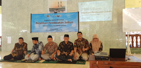 Pelatihan Pembuatan Sabun Membangun Ekonomi Santri Ma’had Quran, Pondok Pesantren Salafiyah Syafiiyah, Kabupaten Situbondo