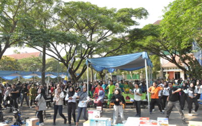 Ratusan Warga FMIPA UM penuhi lapangan Parkir Graha Cakarawa UM (Late Post)