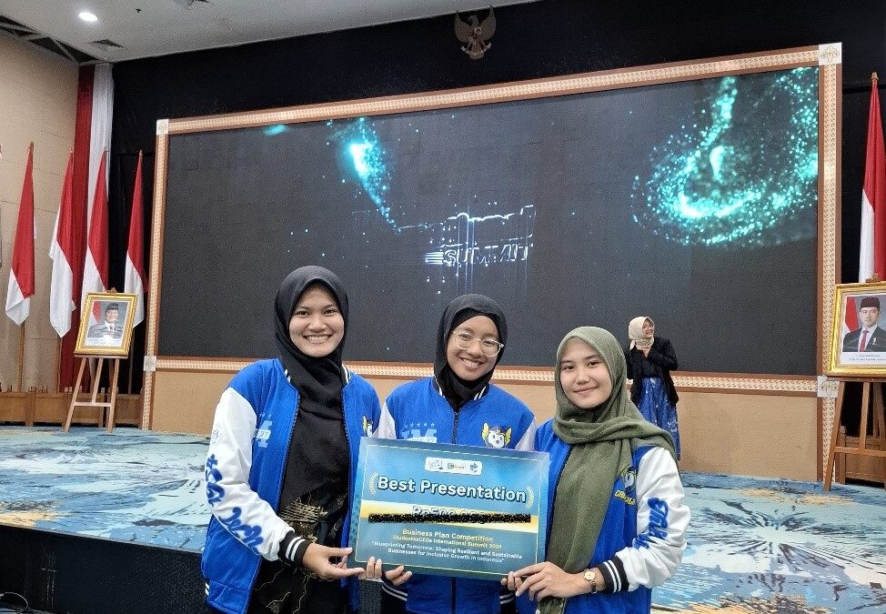 Tim Cakrawala Raih Penghargaan Best Presentation di Ajang Internasional