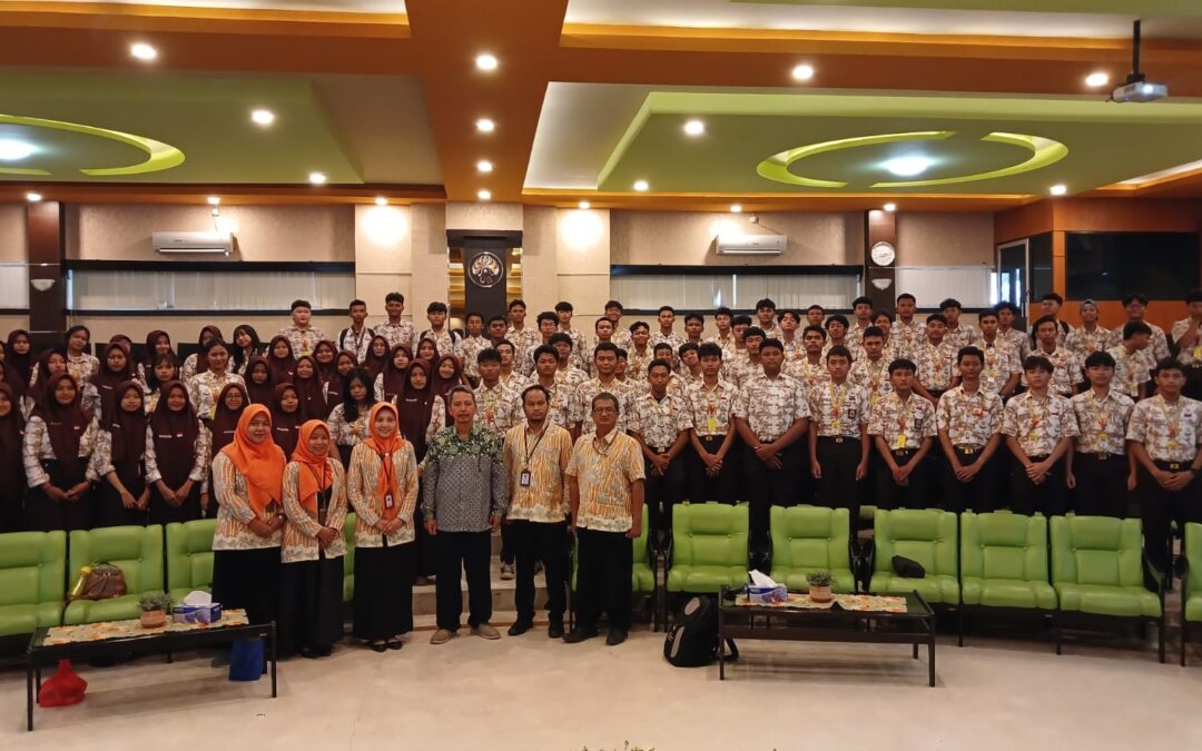 Kunjungan SMA Kemala Bhayangkari 1 Surabaya ke FMIPA UM