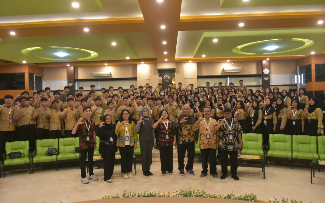 SMAN 1 TANGERANG BERKUNJUNG KE FMIPA UM